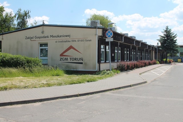 Zakład Gospodarki Mieszkaniowej w Toruniu administruje 201 wspólnotami mieszkaniowymi. Z miejskiego programu wsparcia małej retencji nie skorzystał, ponieważ "nie widzi takiej potrzeby"