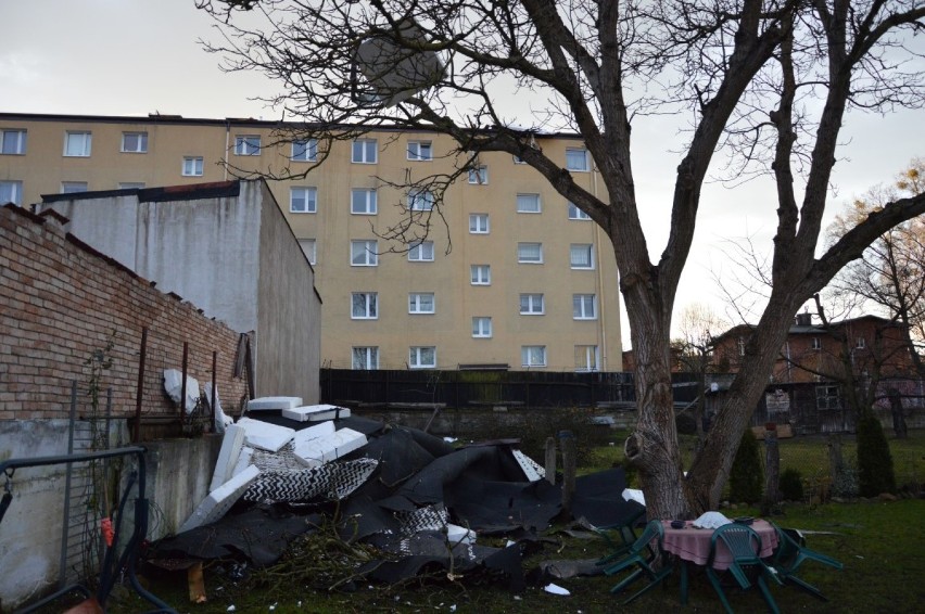 Nawałnica przeszła nad powiatem wejherowskim. Zerwane dachy, połamane drzewa [ZDJĘCIA]