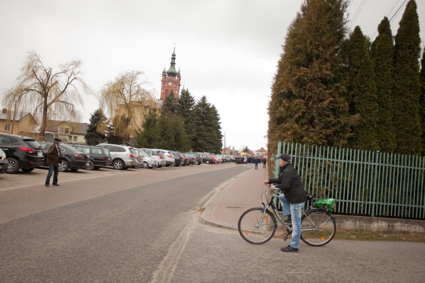 Pogrzeb Grażyny Kuliszewskiej w Borzęcinie. Tłumy pożegnały zaginioną w nocy z 3 na 4 stycznia kobietę [ZDJĘCIA]