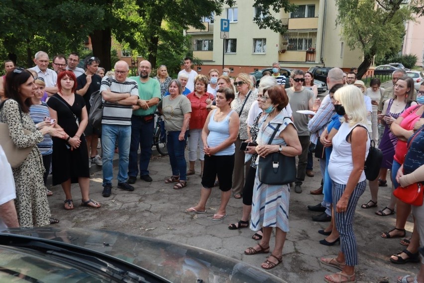 Mieszkańcy Bałut protestują przeciw planom budowy siedmiu...