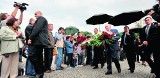 Wałęsa i Tusk złożyli kwiaty pod pomnikiem Poległych Stoczniowców w Gdańsku