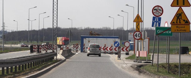 Na A4 w Gliwicach budują już bramki, ile zapłacimy? Opłaty za jazdę do Wrocławia