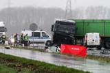 Wypadek na wschodniej obwodnicy Wrocławia. Jedna osoba nie żyje (ZDJĘCIA)
