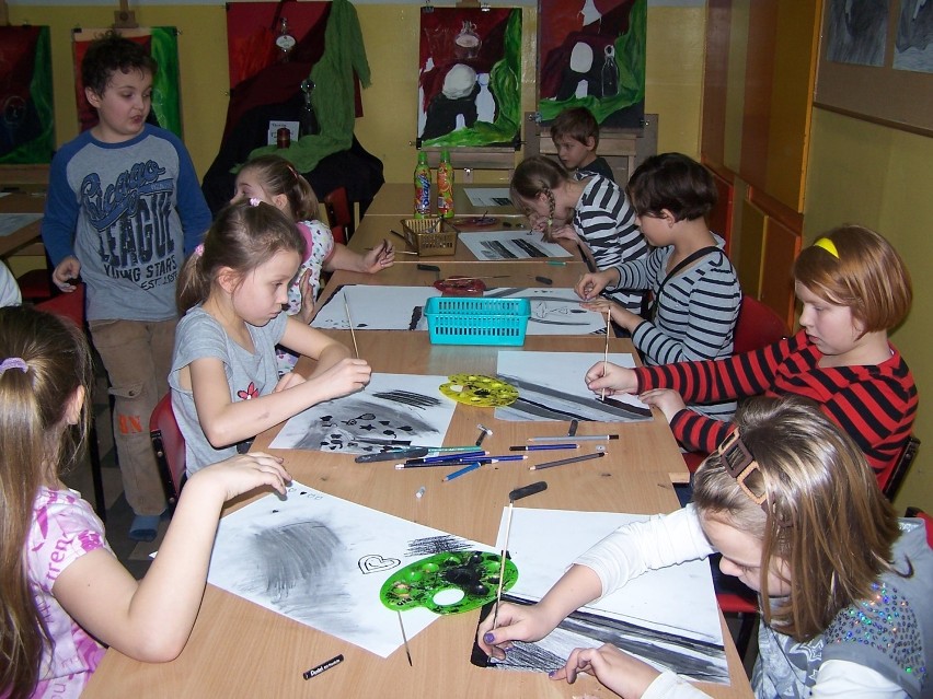 Rybnik Ferie 2013: Dzieciaki z Nowin uczą się tańczyć, malują i świetnie się bawią! ZDJĘCIA
