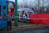 Wypadek na granicy Katowic z Chorzowem. Na ul. Gliwickiej samochód wjechał pod tramwaj. Lądował helikopter LPR
