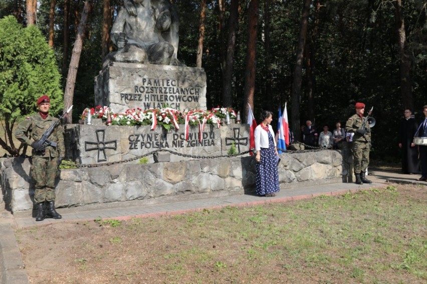 Pomnik rozstrzelanych przez Niemców w 1941 roku w Pogórskiej...