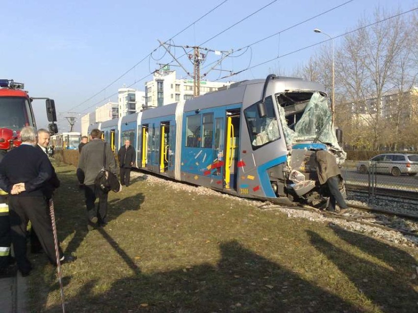 Zderzenie tramwajów przy Magnolii we Wrocławiu