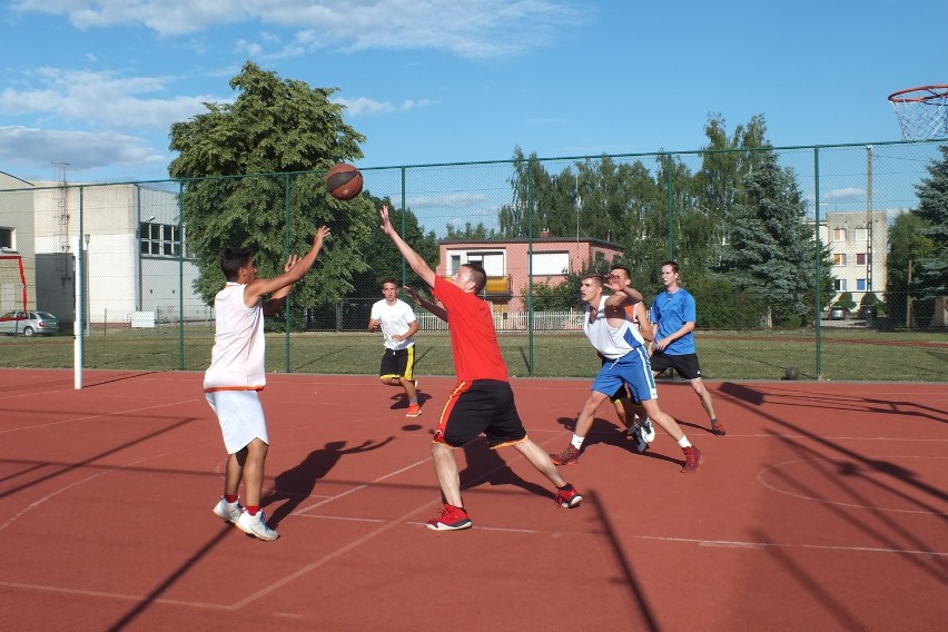 Otwarty turniej stretballa na pniewskim Orliku [zdjęcia]