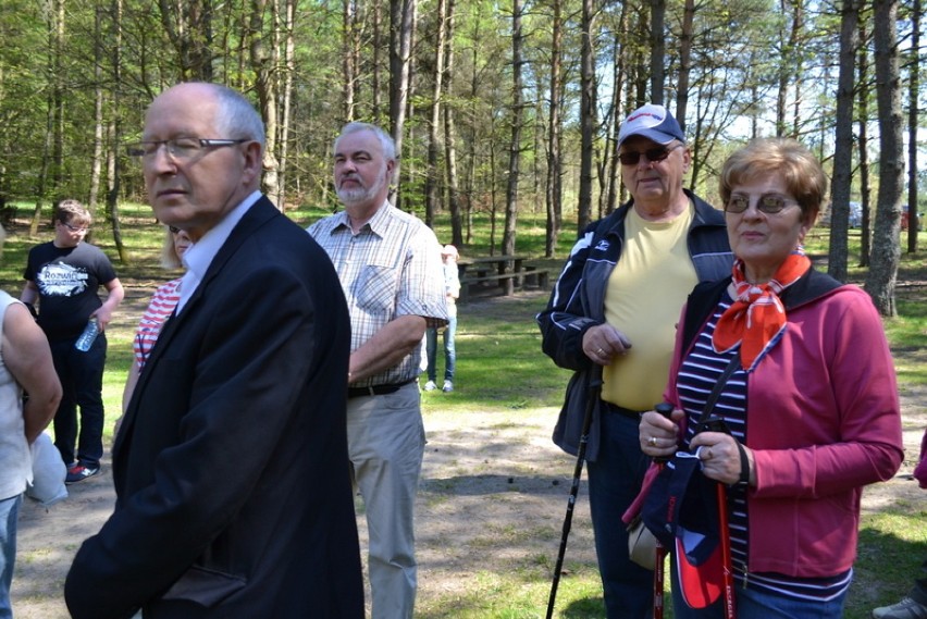 Akcja charytatywna "Dorwij blasta" rozpoczęła się spacerami z leśnikami w Mirachowie