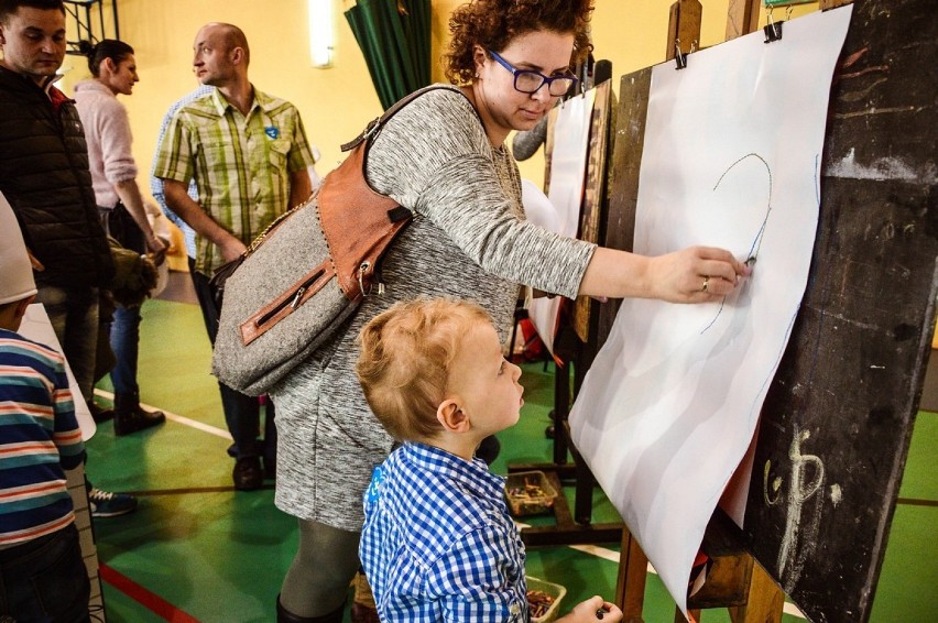 Smerfny Świat z pomocą dla Tomasza