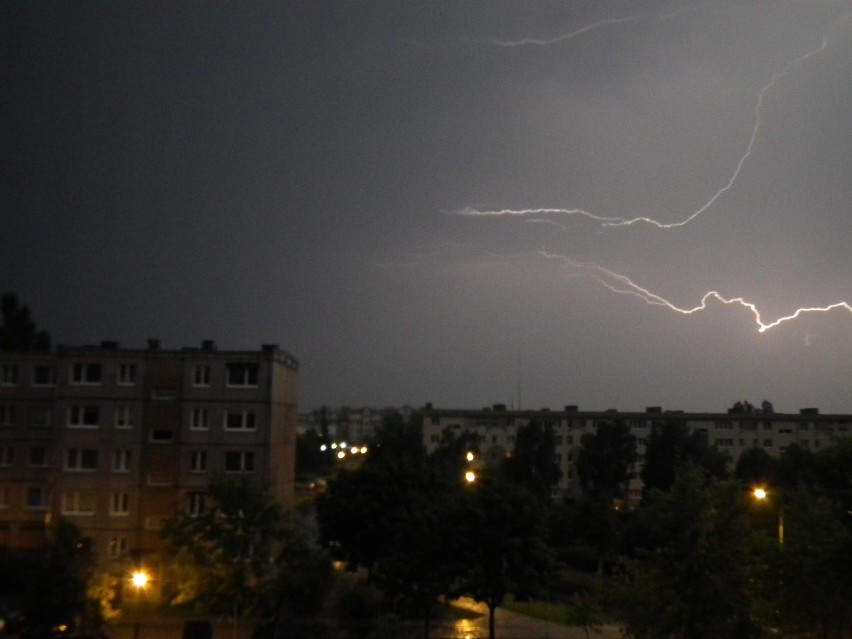 Śrem: zobacz nocną burzę nad miastem (ZDJĘCIA)