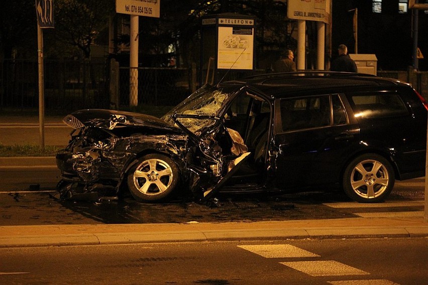 Wypadek na Rzeczypospolitej w Legnicy (ZDJĘCIA)