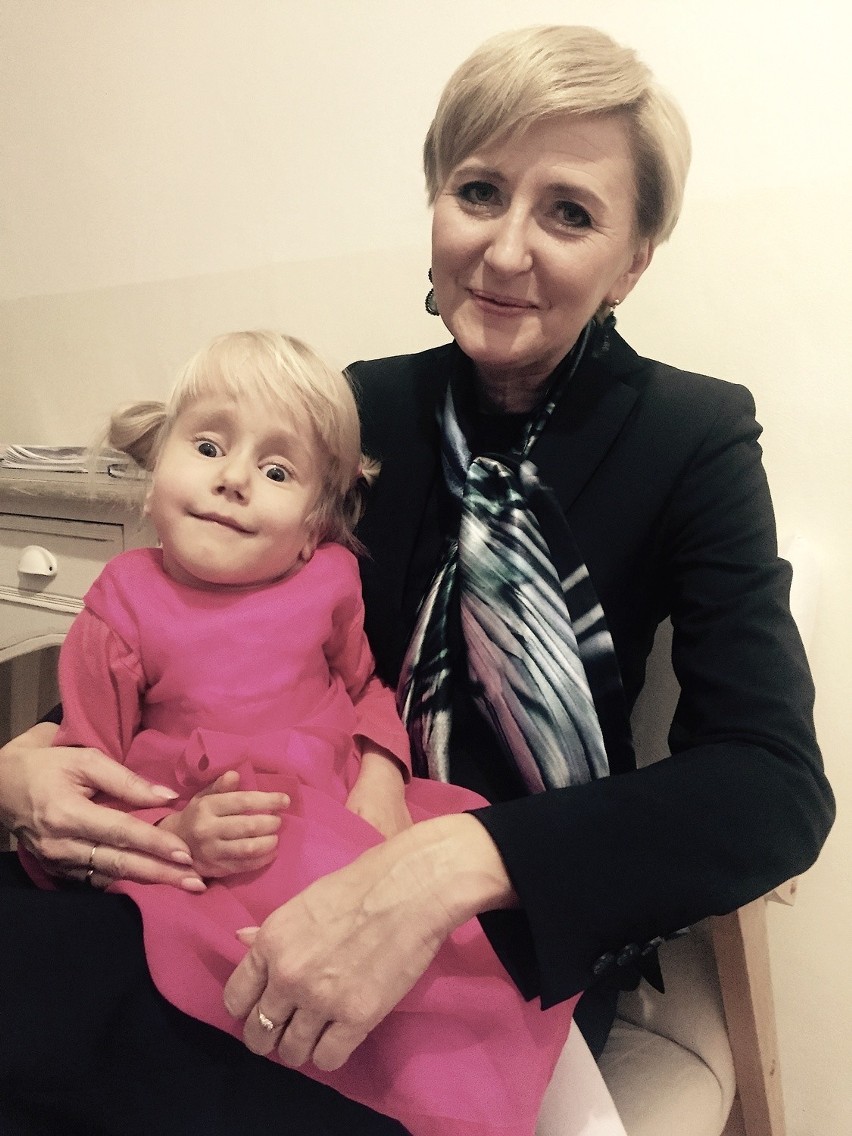 Agata Duda przyjechała do łódzkiego hospicjum Fundacji...