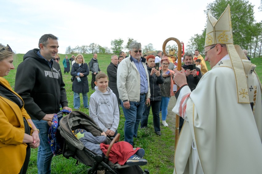 Święto Chrztu Polski na Ostrowie Lednickim z udziałem prymasa Polski