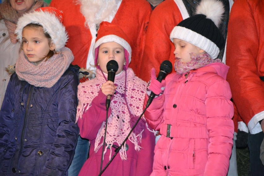 Skarszewy: wielkie świętowanie Bożego Narodzenia przyciągnęło tłumy mieszkańców i gości ZDJĘCIA
