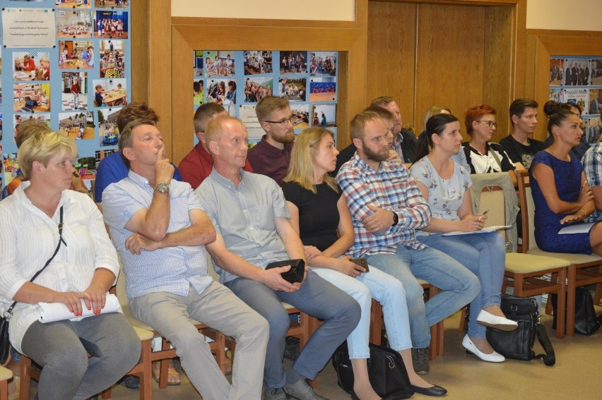 Burzliwa dyskusja na sesji Rady Miejskiej - mieszkańcy nie chcą fermy drobiu w Brodnicy Górnej