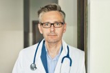 Gniezno. Doktor Dariusz Igliński uratował życie mężczyzny