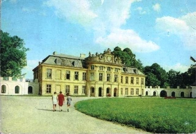 Prezentujemy historyczne fotografie pałacu w Szczekocinach