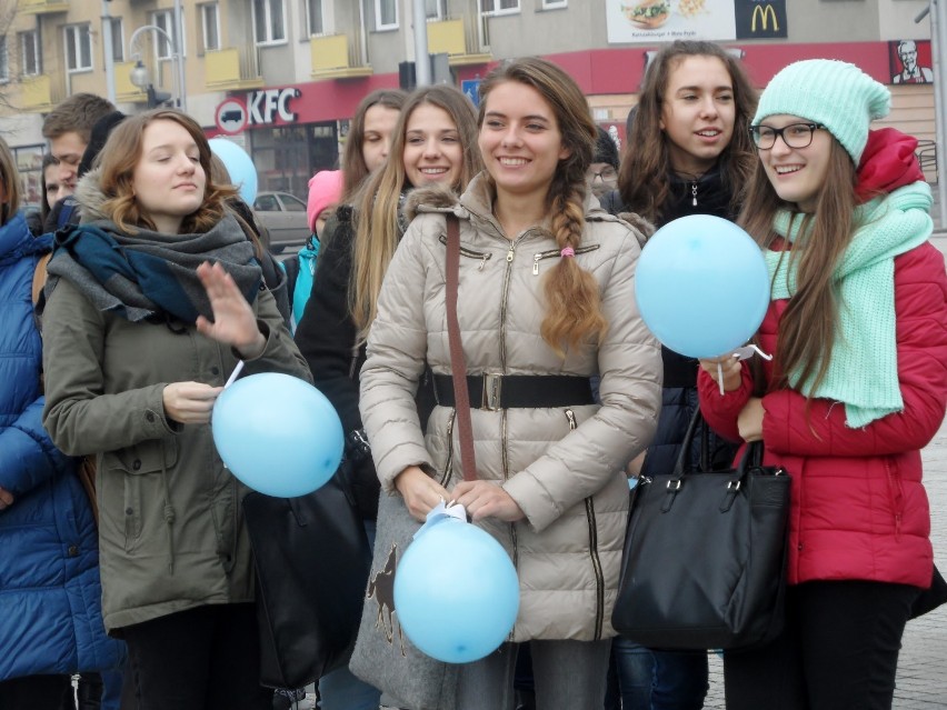 Konferencja w ratuszu i happening na Placu Biegańskiego w ramach kampanii Białej Wstążki [FOTO]