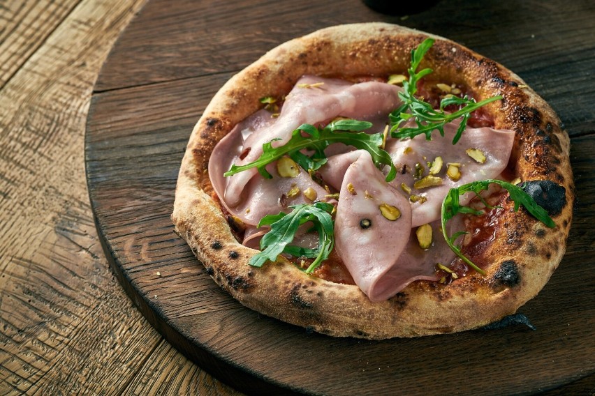 We Włoszech mortadela z pistacjami jest dodatkiem do pizzy.