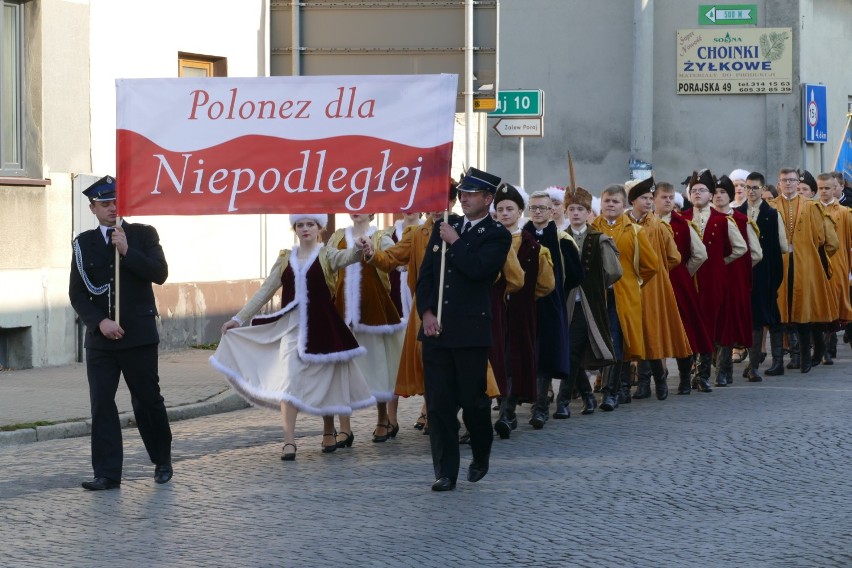 Koziegłowy: Polonez dla Niepodległej w ramach obchodów 100-lecia odzyskania niepodległości