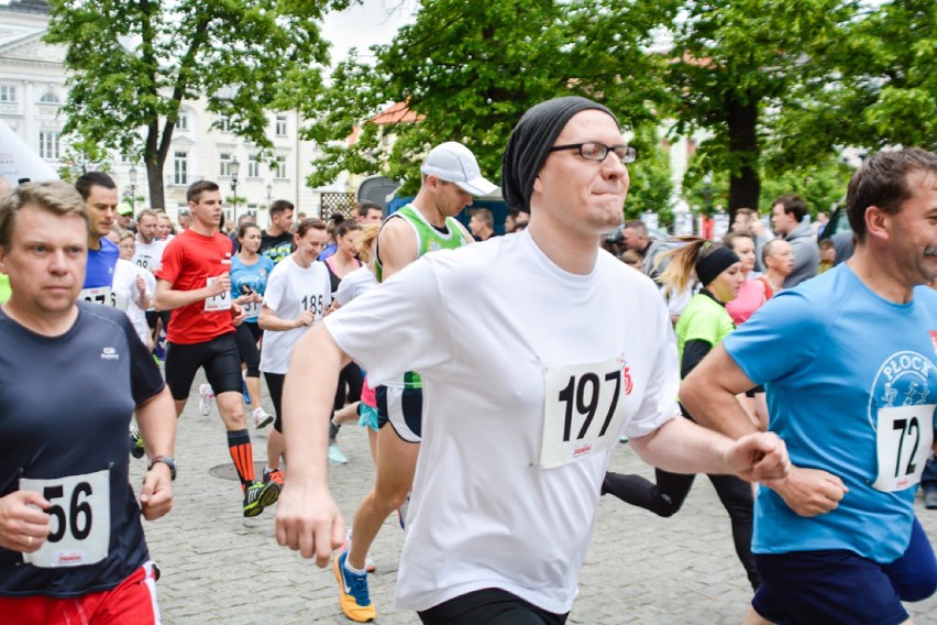 Bieg Solidarności w Płocku zebrał wielu biegaczy. Szukajcie...
