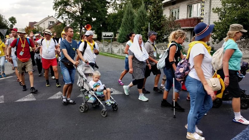 Ponad 230 osób, uczestników 29. Pieszej Pielgrzymki  z Konina na Jasną Górę, dotarło do  Uniejowa .