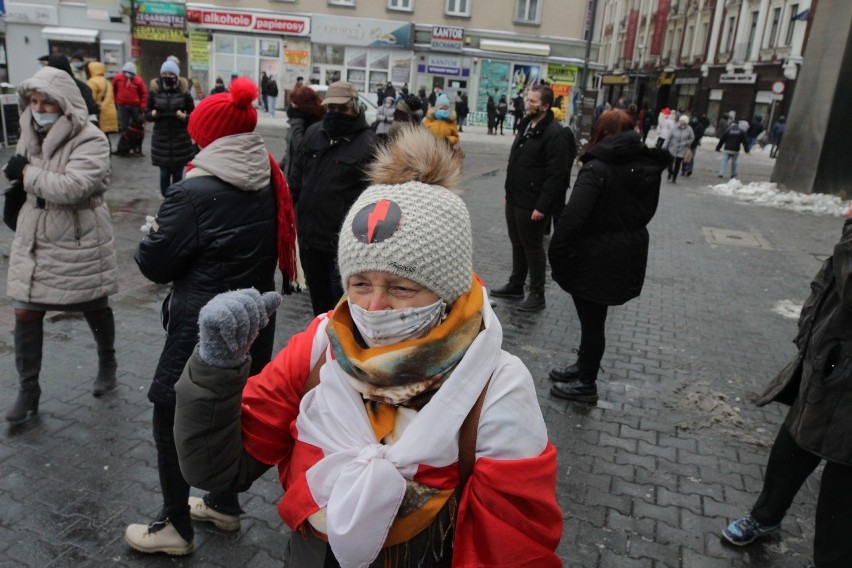 Taniec przeciwko przemocy wobec kobiet na Patelni w Sosnowcu. Zobaczcie ZDJĘCIA