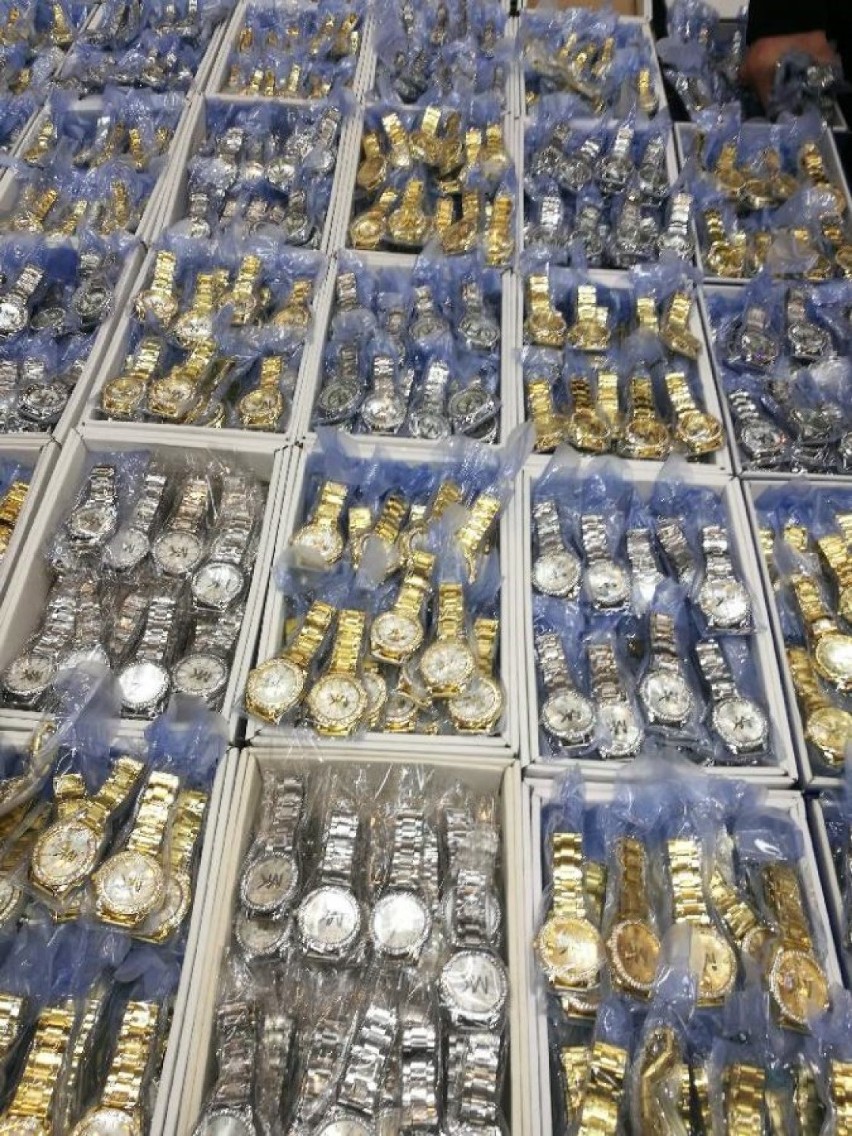 Fałszywe zegarki warte 4 miliony złotych. Znaleziono je w...