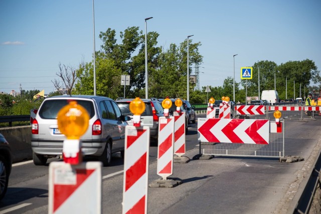 Remont mostu spowodował, że ul. Nowohucka mocno korkuje się