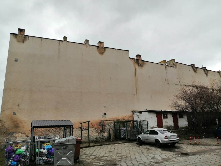 Kamienica do rozbiórki przy ul. Jagiellońskiej w Malborku to prawdziwa rekordzistka. Miasto wystawi ją do sprzedaży... jedenasty raz