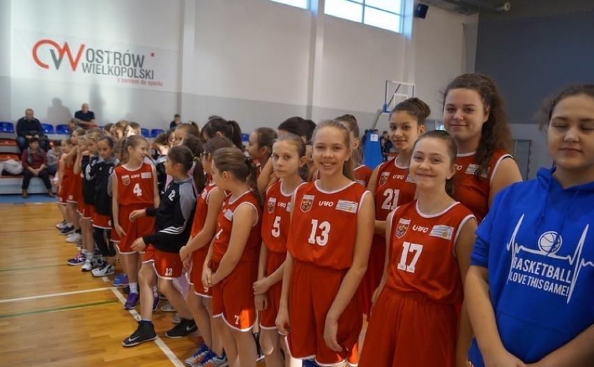 Turniej Szkolnych Młodzieżowych Ośrodków Koszykówki w Ostrowie [FOTO]
