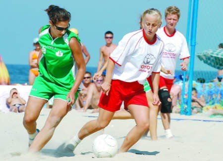 W finałowym meczu piłkarki Toyoty pokonały AZS 4:2, uzyskując tytuł najlepszej polskiej kobiecej ekipy beach soccera. Fot. A. Arent