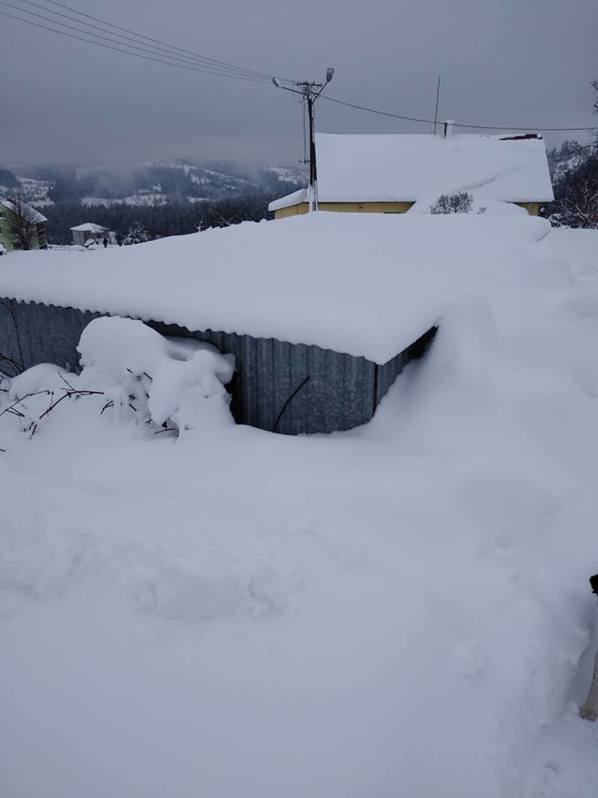 W Beskidach trwa walka ze śniegiem, w Ujsołach i Rajczy jest lepiej, jest już dojazd do przysiółków (ZDJĘCIA)