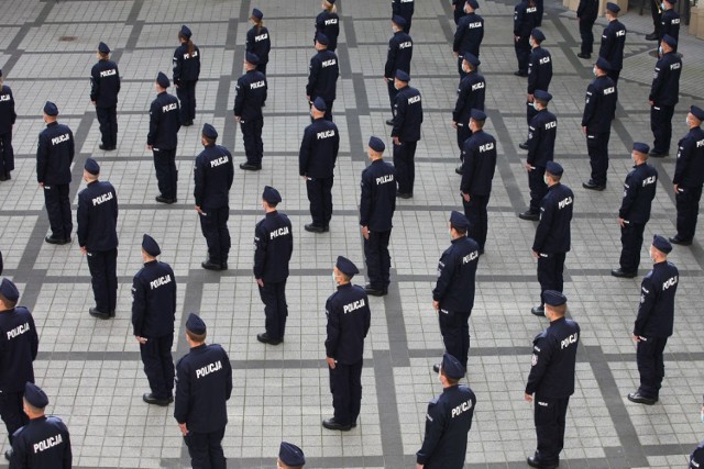 Ślubowanie nowych policjantów