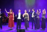 Wspaniały koncert i toast sylwestrowy w Kieleckim Centrum Kultury. Na bis "Time to say goodbye" [ZDJĘCIA, WIDEO]  