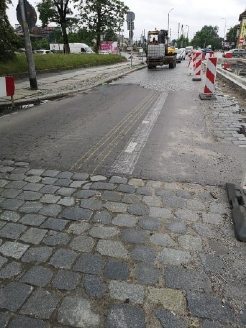 Wrocław. Zamiast kostki brukowej na ulicy Robotniczej będzie asfalt. Kiedy ruszą prace?