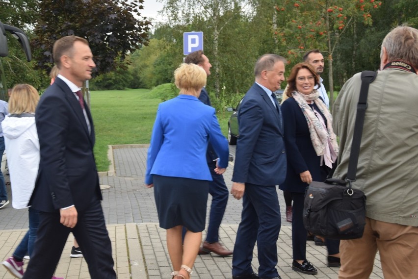 Wybory 2019. Małgorzata Kidawa - Błońska z wizytą u seniorów 