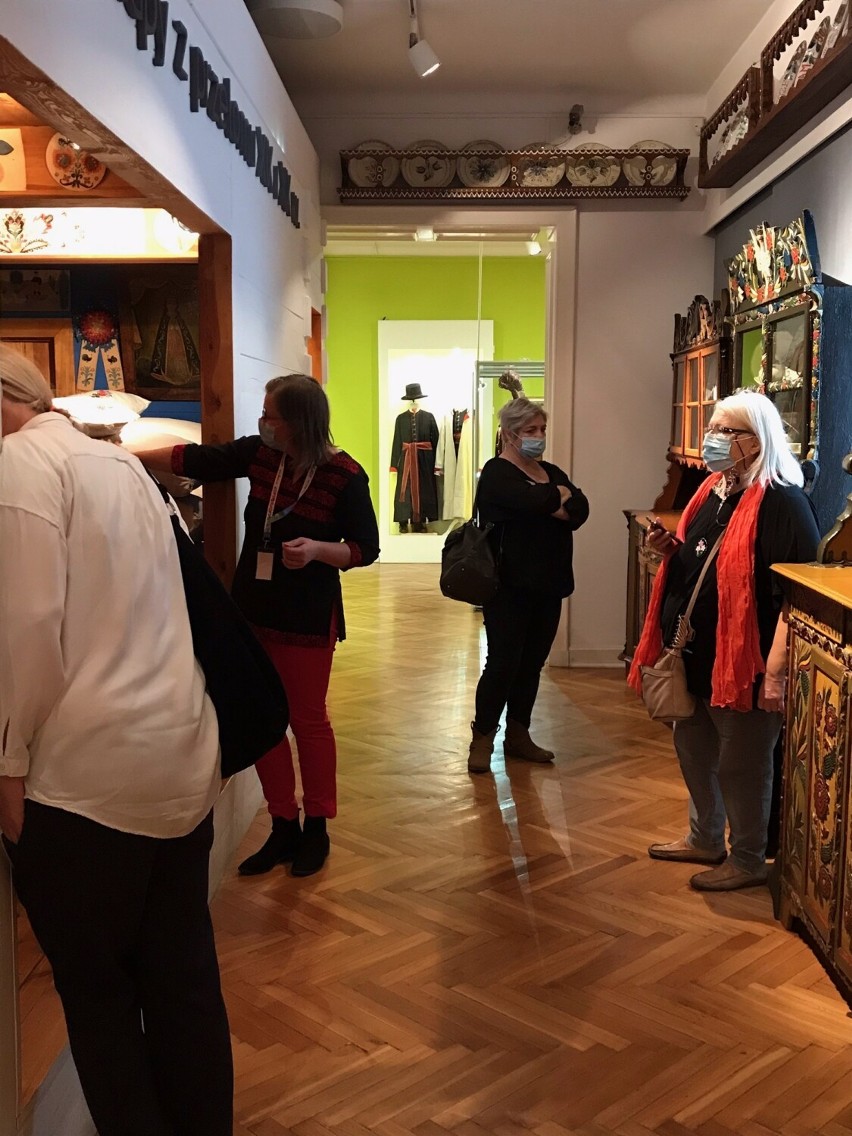 Muzeum w Łowiczu udowadnia, że strój ludowy może być inspirujący 