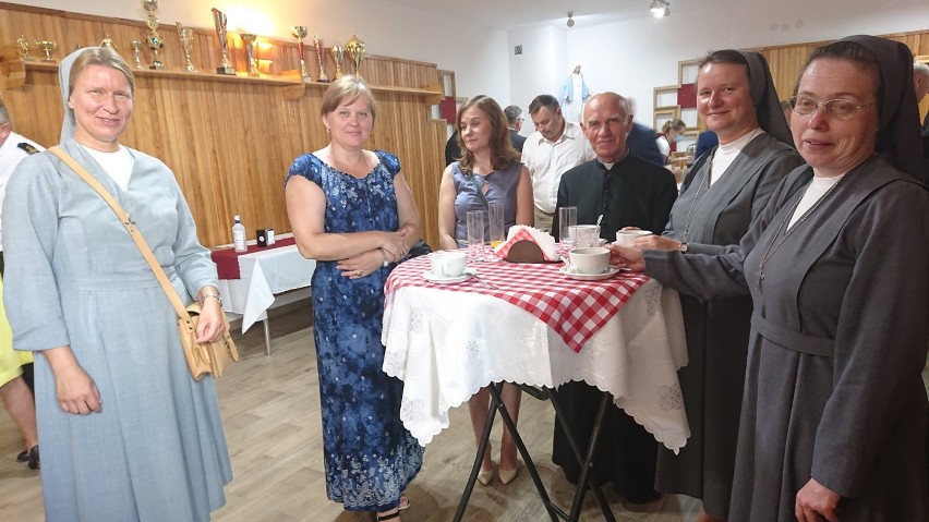 W parafii pw. Matki Bożej Miłosierdzia w Suwałkach uroczyście powitano nowego proboszcza (Zdjęcia)