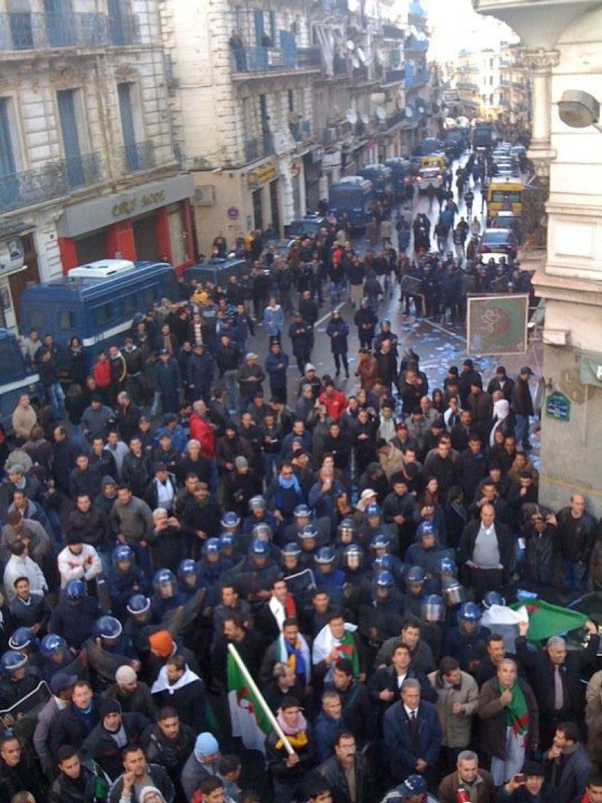 Manifestacja antyrządowa w Algierii