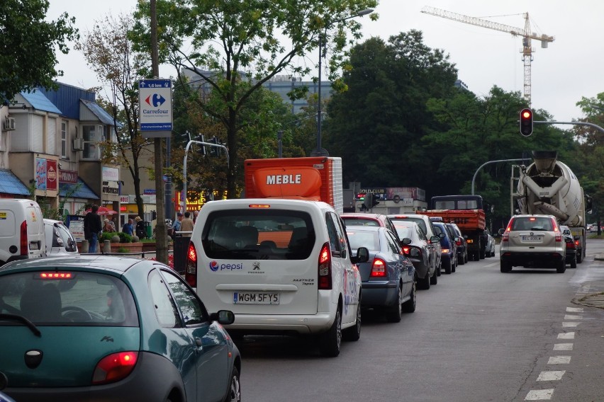 Ulica Milionowa w rejonie ul. Śmigłego-Rydza była wczoraj...