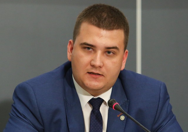 Bartłomiej Misiewicz został w poniedziałek pełnomocnikiem zarządu do spraw komunikacji w Polskiej Grupie Zbrojeniowej