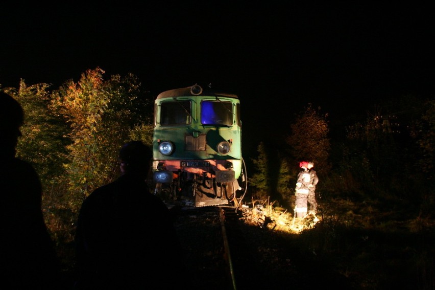 Jawor: Pożar pociągu z węglem. Interweniowało 8 zastępów straży