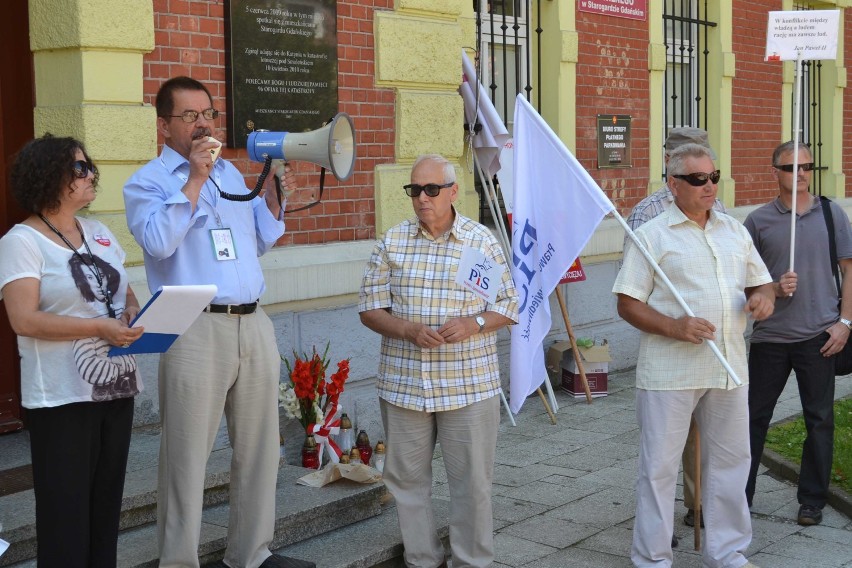 PiS w Starogardzie Gdańskim: Demonstracja antyrządowa FOTO