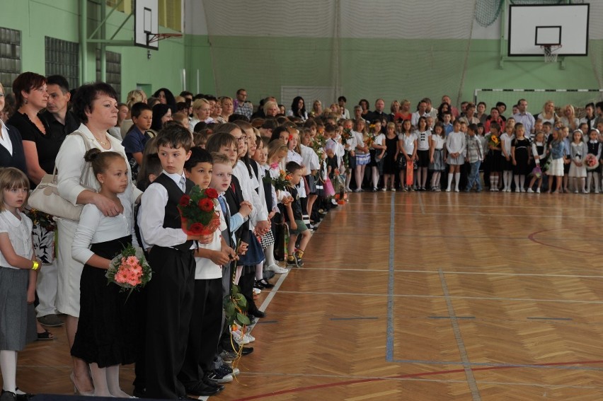 Zakończenie roku szkolnego 2013 klas 0-IIII SP9 w Rumi