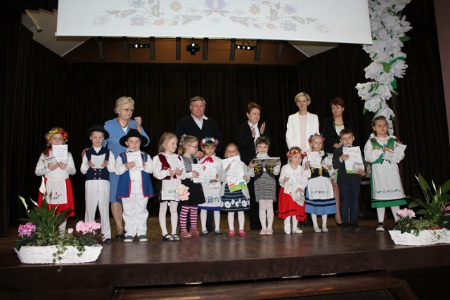 W Kartuskim Centrum Kultury odbyły się eliminacje powiatowe konkursu Rodno Mowa.