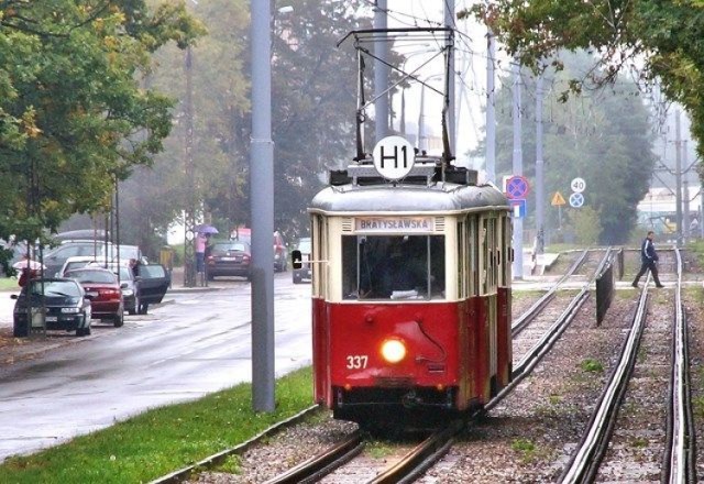 Tramwaj 5N na ul. Bratysławskiej.
Fot. Mariusz Reczulski