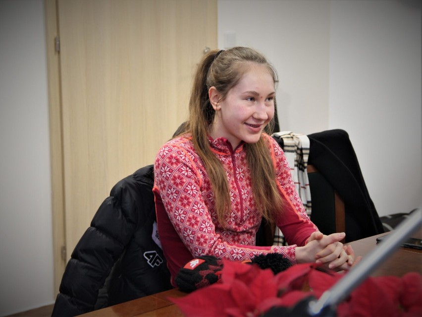 Mistrzyni Polski w biegach narciarskich Daria Szkurat odwiedziła rodzinną gminę Sękowa 