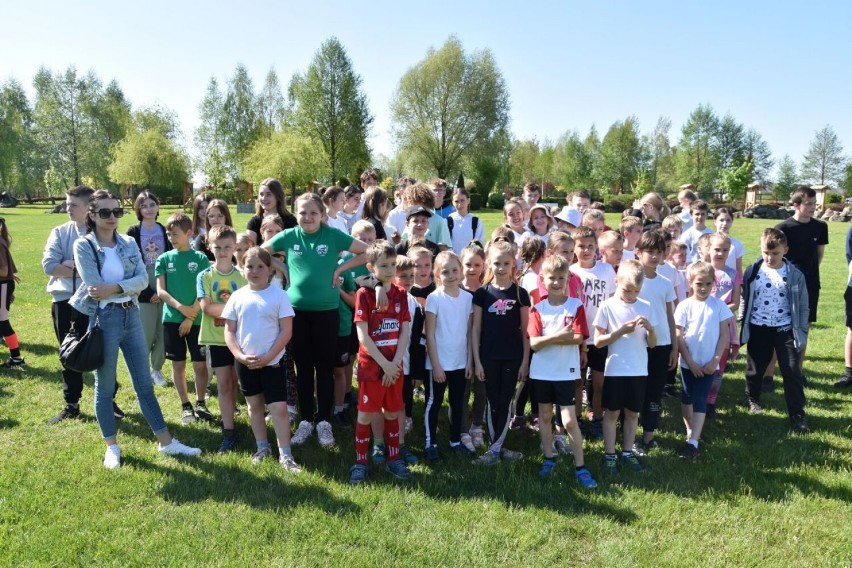 Ostrów Wielkopolski. W Odolanowie najmłodsi pokonywali przełaje, a po sąsiedzku wznosi się amfiteatr [FOTO] 